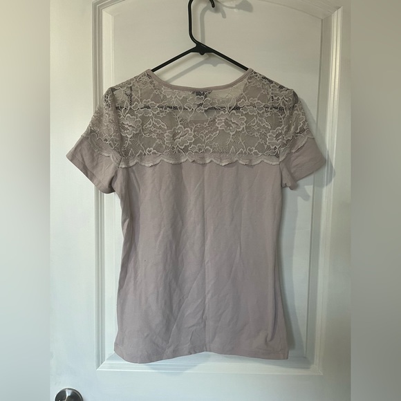 H&M - M Tee with Lace - Picture 3 of 4